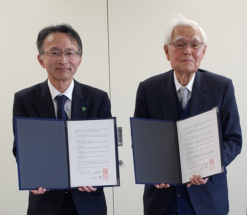伊勢崎市教育委員会と教育活動への支援に関する覚書を締結しました。