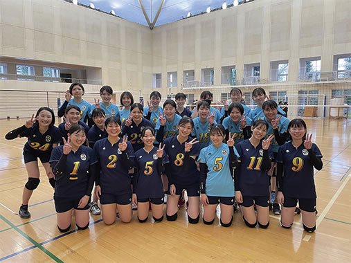 女子バレーボール部の練習風景